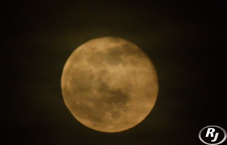 Seja humilde, pois, até o sol com toda sua grandeza se põe e deixa a lua brilhar.Bob Marley